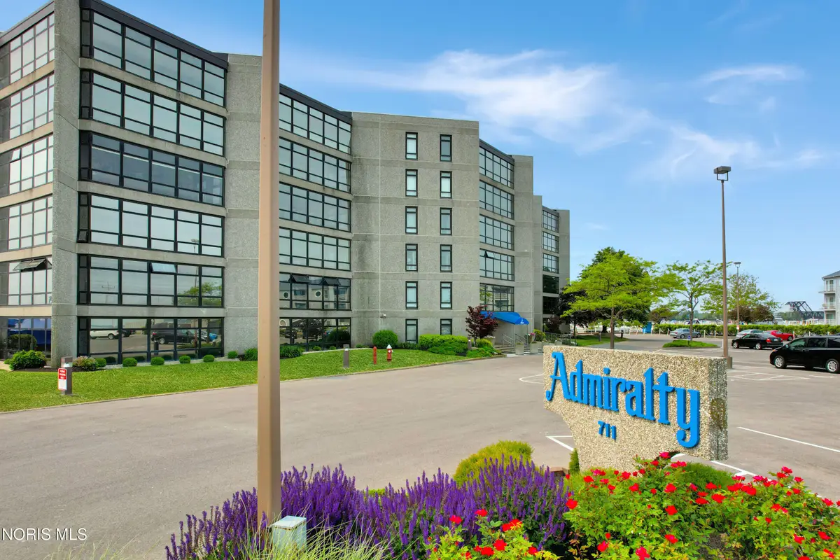 711 W Lakeshore Drive #203, Port Clinton, OH 43452 - #1