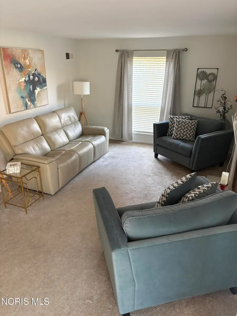 5679 Monroe Street #702, Sylvania, OH 43560 - #3