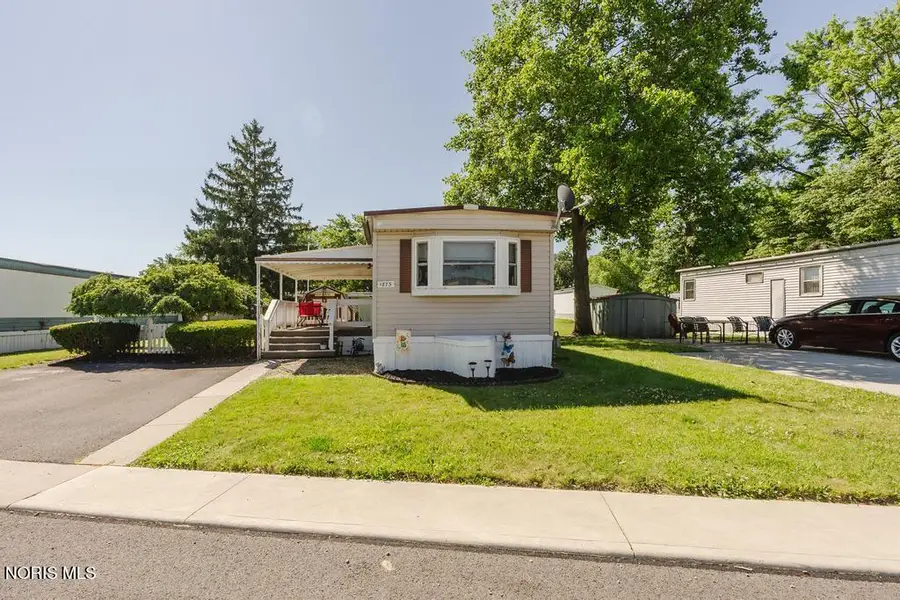 1875 Huntington Drive #L-220, Findlay, OH 45840 - #2