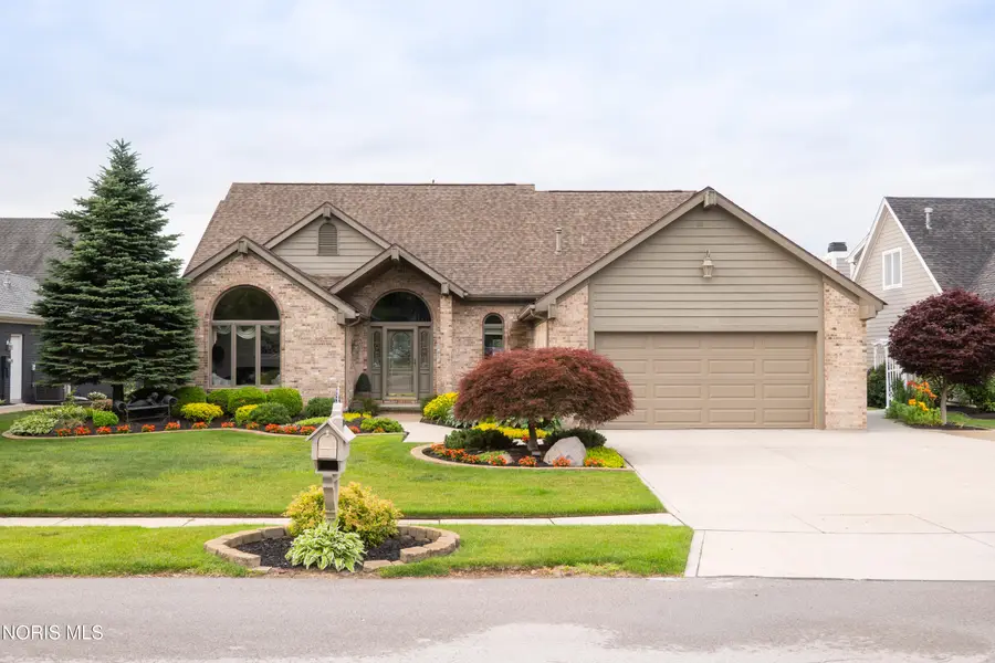 7951 N Shoreline Drive, Holland, OH 43528 - #2