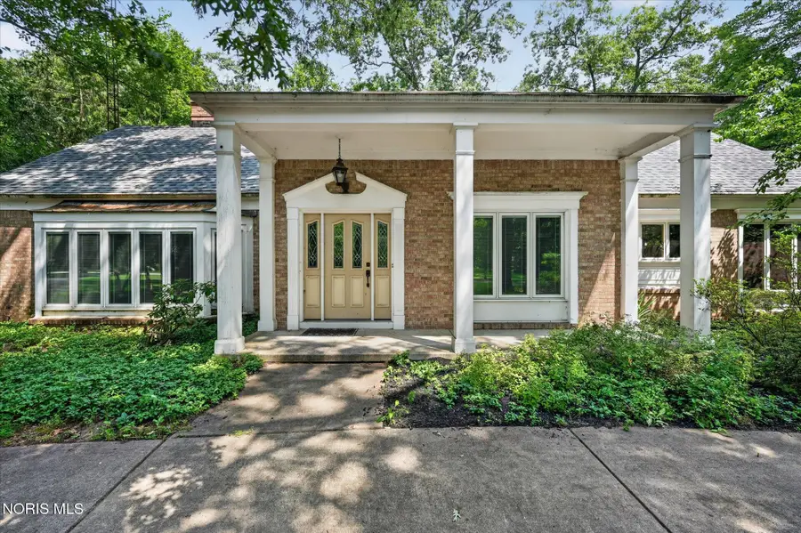 6164 Valley Park Drive, Toledo, OH 43623 - #3