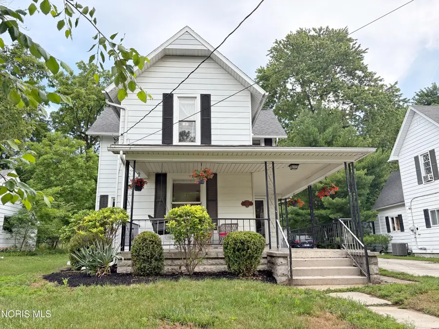 708 Wallace Avenue, Bowling Green, OH 43402 - #3