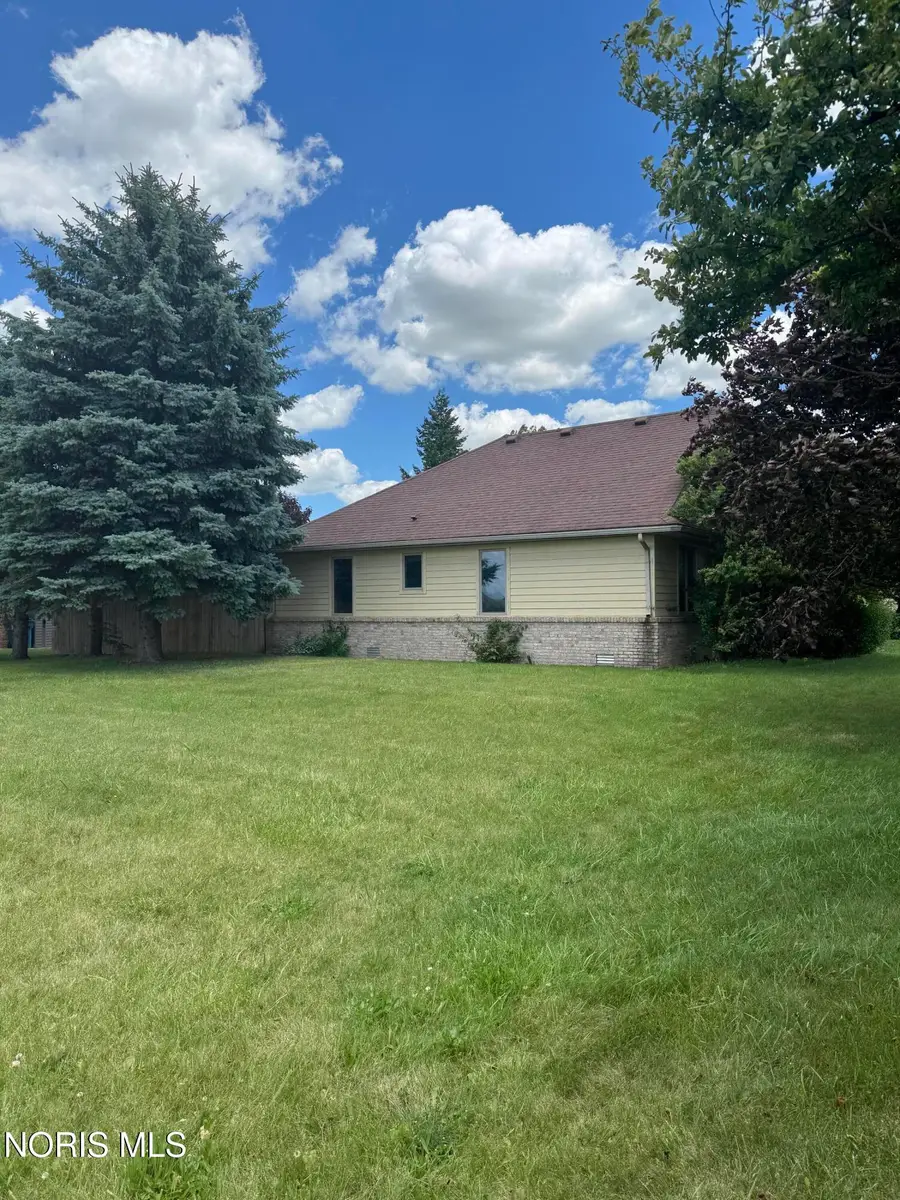 4213 Pearson Parkway, Oregon, OH 43616 - #3