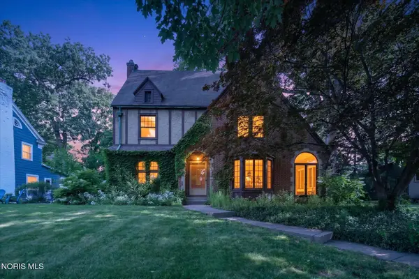 3412 Gallatin Road, Ottawa Hills, OH 43606