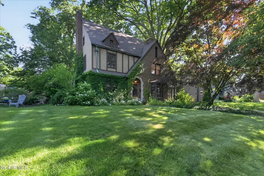 3412 Gallatin Road, Ottawa Hills, OH 43606 - #3