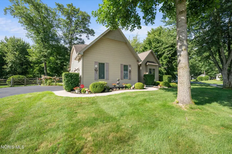 8339 Sycamore Woods Lane, Holland, OH 43528 - #2