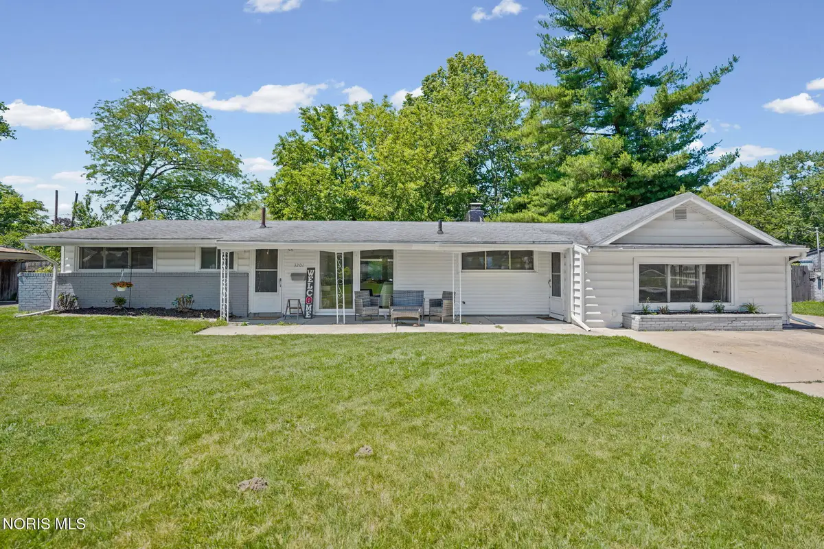 3201 E Lincolnshire Boulevard, Toledo, OH 43606 - #1