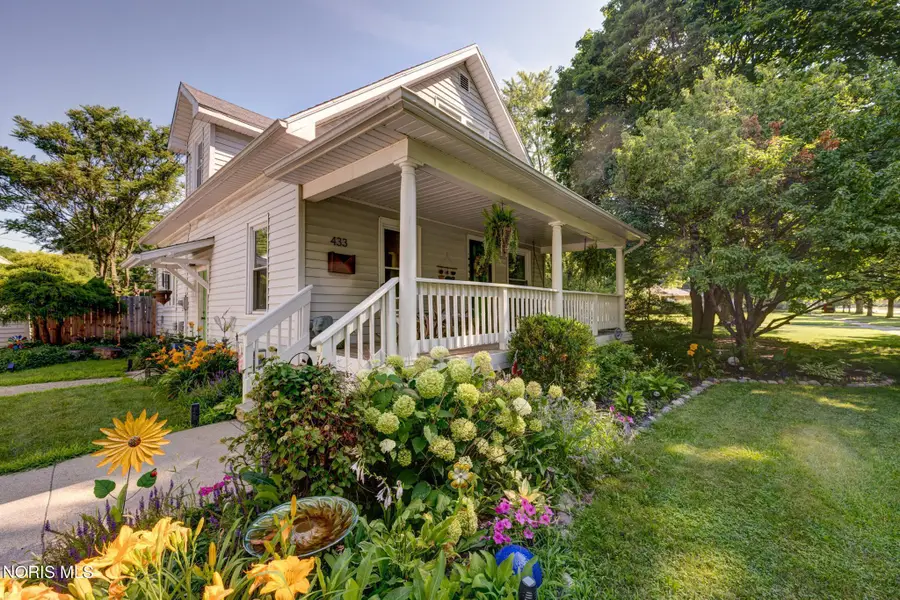 433 W 6th Street, Perrysburg, OH 43551 - #2