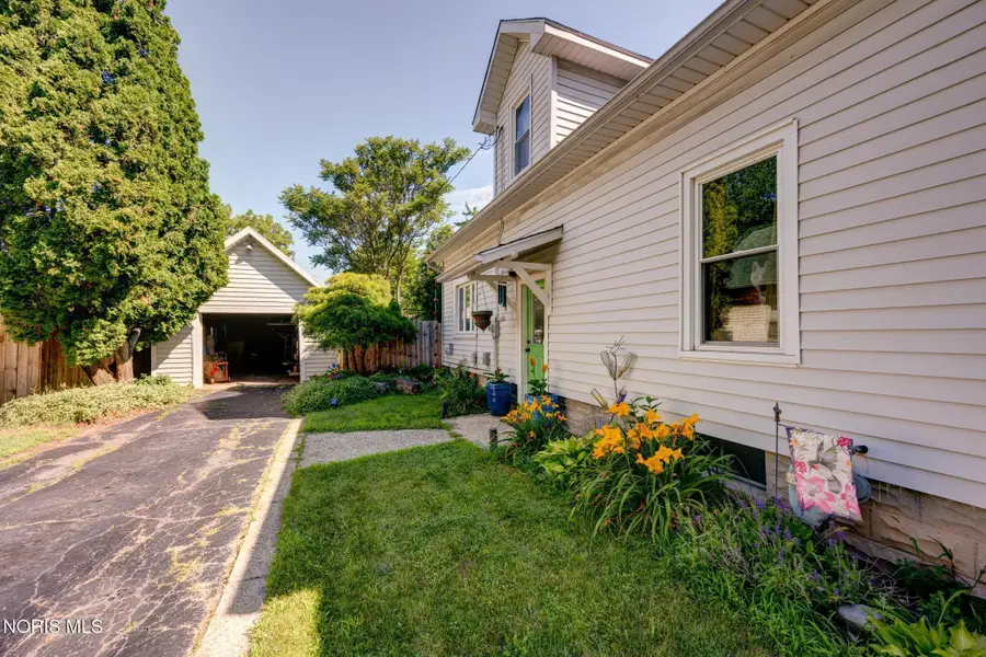 433 W 6th Street, Perrysburg, OH 43551 - #3