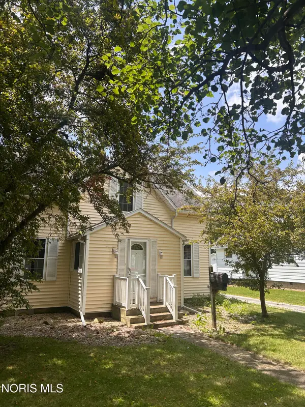 527 W Maple Street, Deshler, OH 43516
