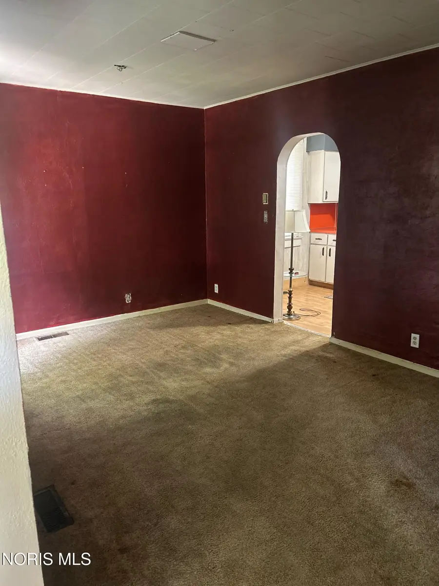 527 W Maple Street, Deshler, OH 43516 - #3