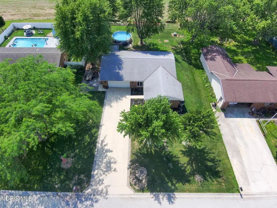 221 Vickie Lane, Fostoria, OH 44830 - #2