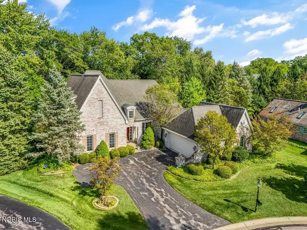 15 Stableside Road, Ottawa Hills, OH 43615