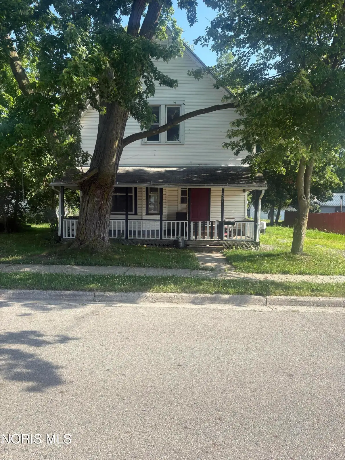 207 E Lawrence Street, Montpelier, OH 43543 - #1