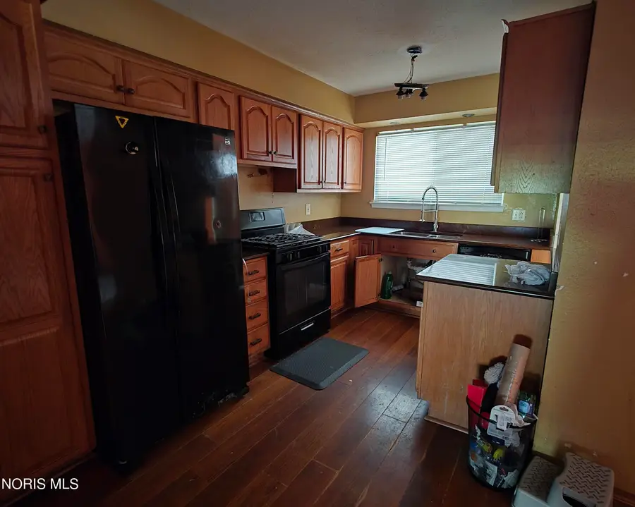 335 S Harefoote Street, Holland, OH 43528 - #2