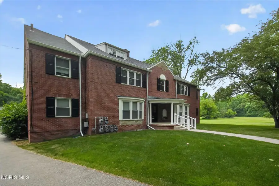 2237 Evergreen Road, Ottawa Hills, OH 43606 - #3