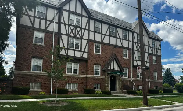 2105 Warren Street, Toledo, OH 43620