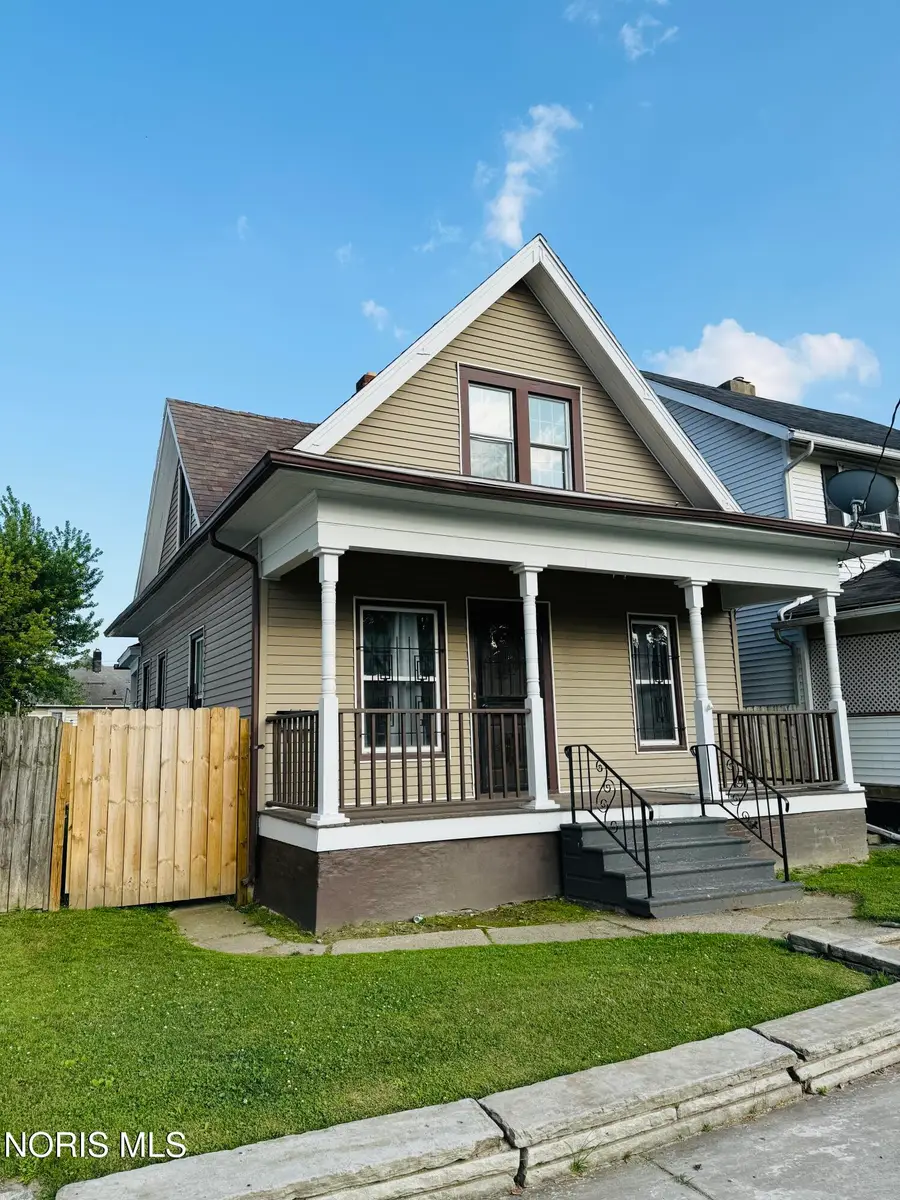 1136 Earl Street, Toledo, OH 43605 - #2