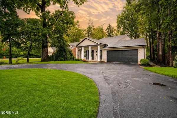 3986 W Bancroft Street, Ottawa Hills, OH 43606
