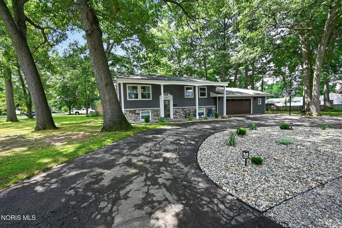 5433 Bentbrook Drive, Sylvania, OH 43560 - #1