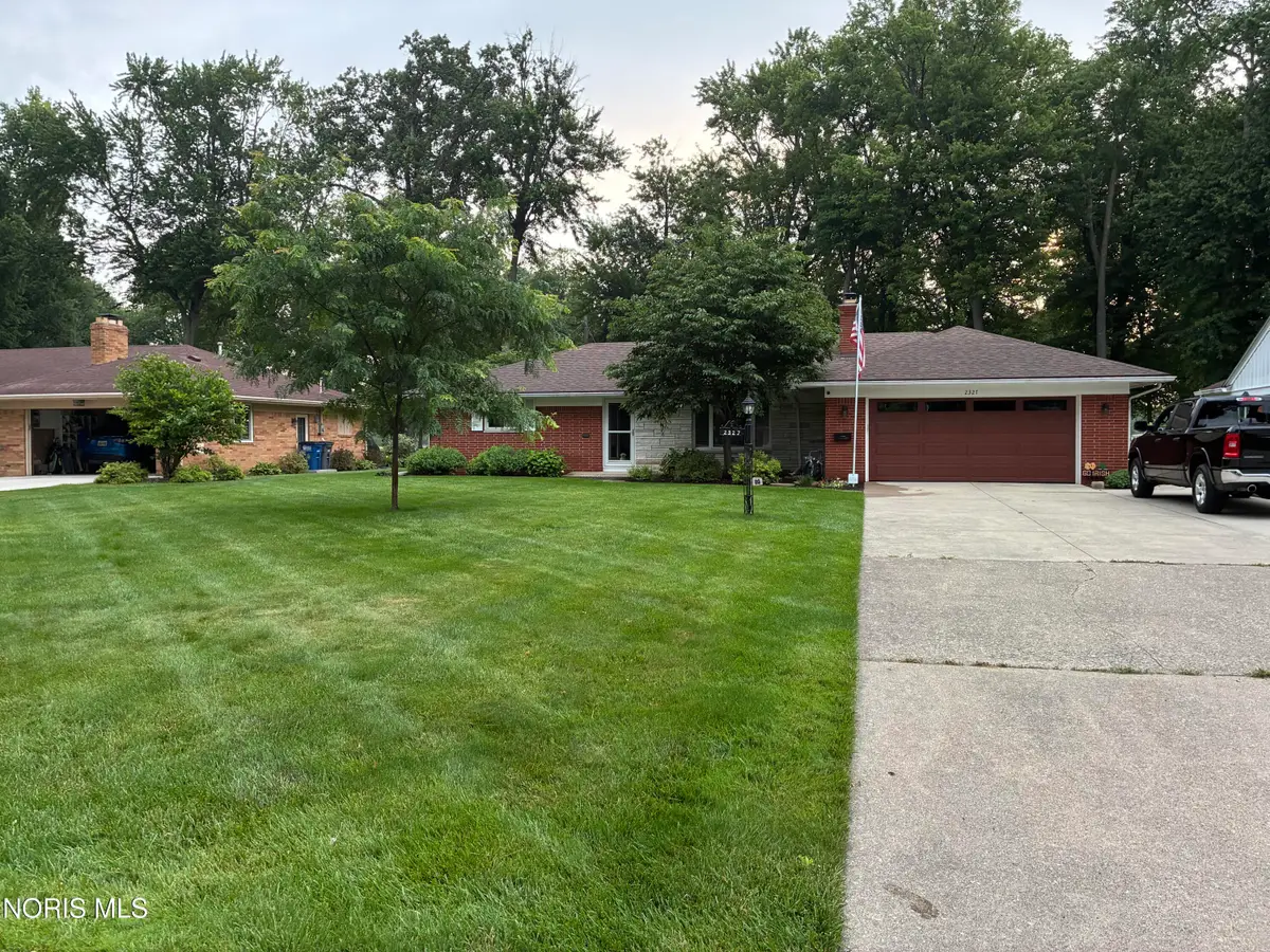 2327 Heatherwood Drive, Toledo, OH 43614 - #1