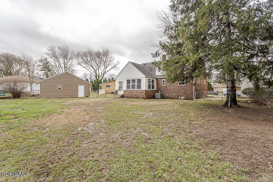 5542 Ashdale Court, Toledo, OH 43612 - #3
