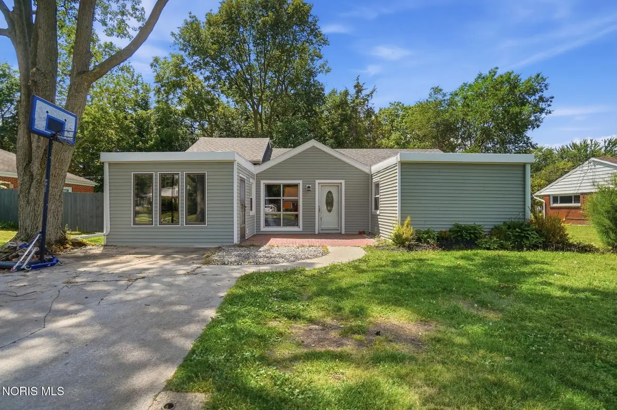4 Greenbrier Court, Bowling Green, OH 43402 - #1