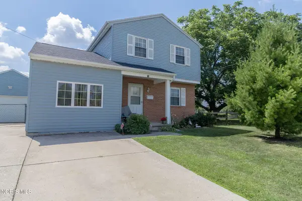 35 Santus Drive, Rossford, OH 43460