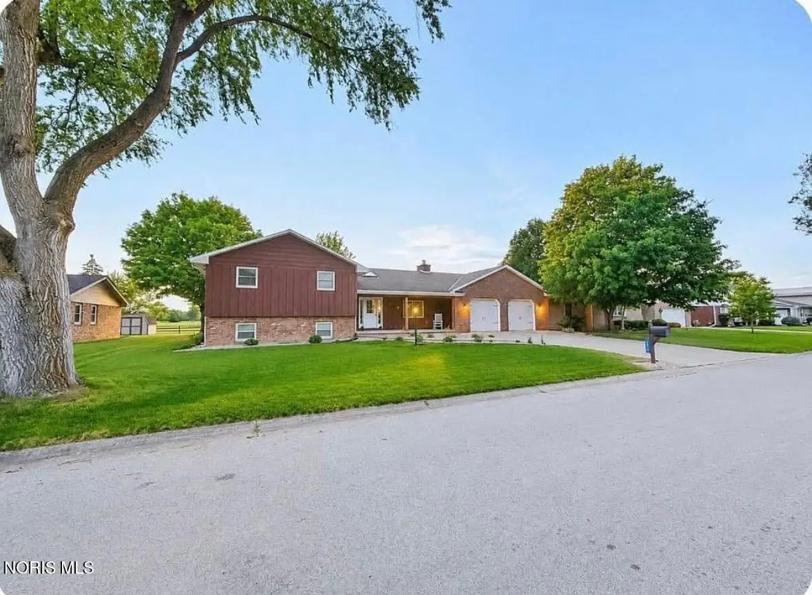 578 N Angela Drive, Fostoria, OH 44830 - #1