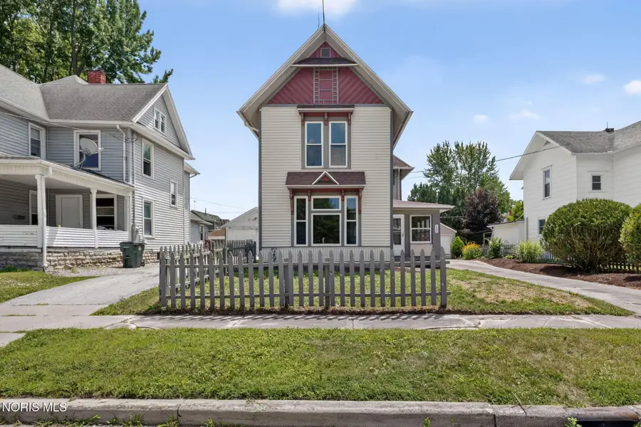 122 Palmer Avenue, Bowling Green, OH 43402 - #2
