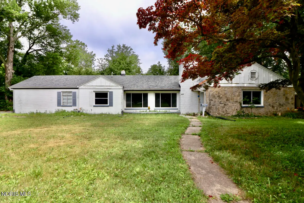 2026 Grecourt Drive, Toledo, OH 43615 - #1