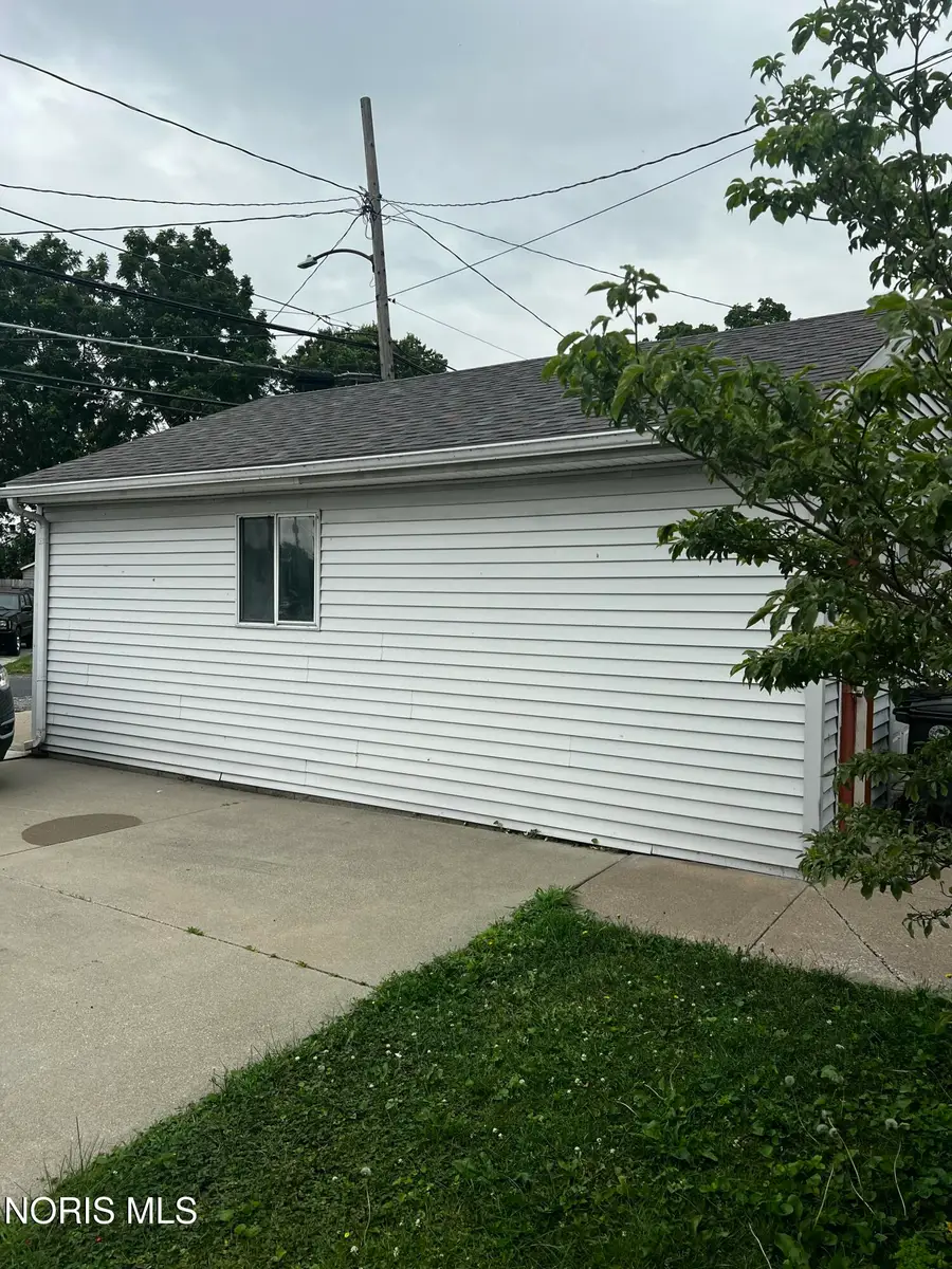 5702 Lakeside Avenue, Toledo, OH 43611 - #2