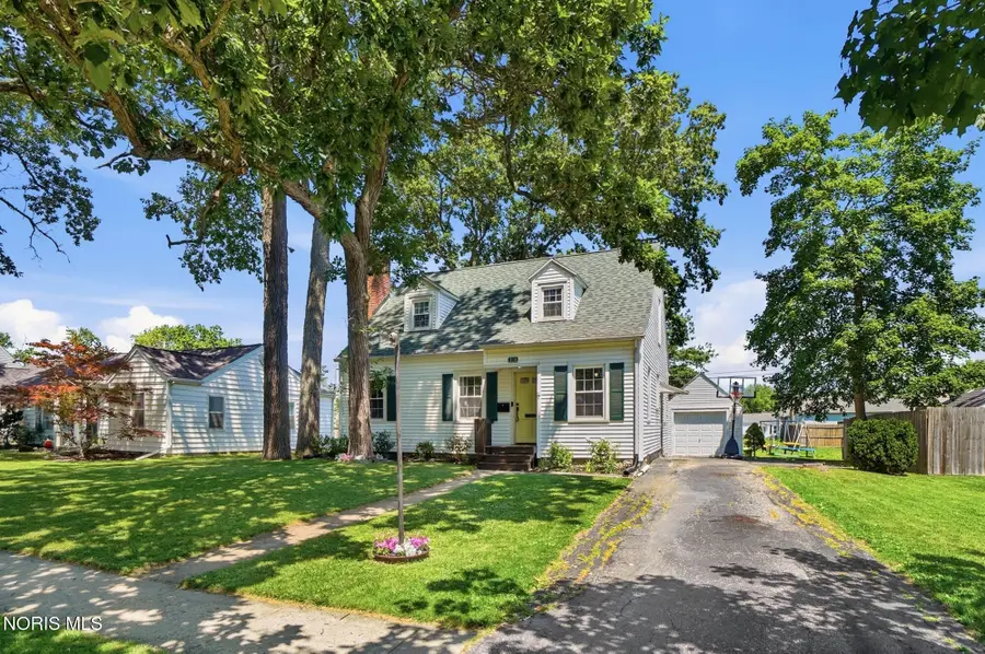 516 E Broadway Avenue, Defiance, OH 43512 - #3