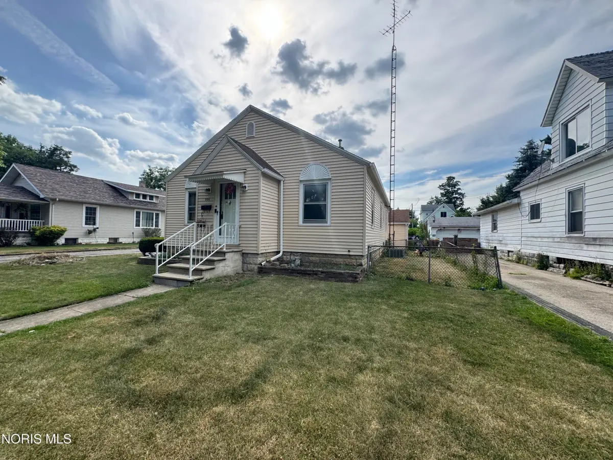950 Washington Avenue, Defiance, OH 43512 - #1