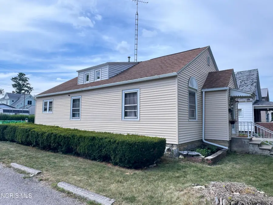 950 Washington Avenue, Defiance, OH 43512 - #3