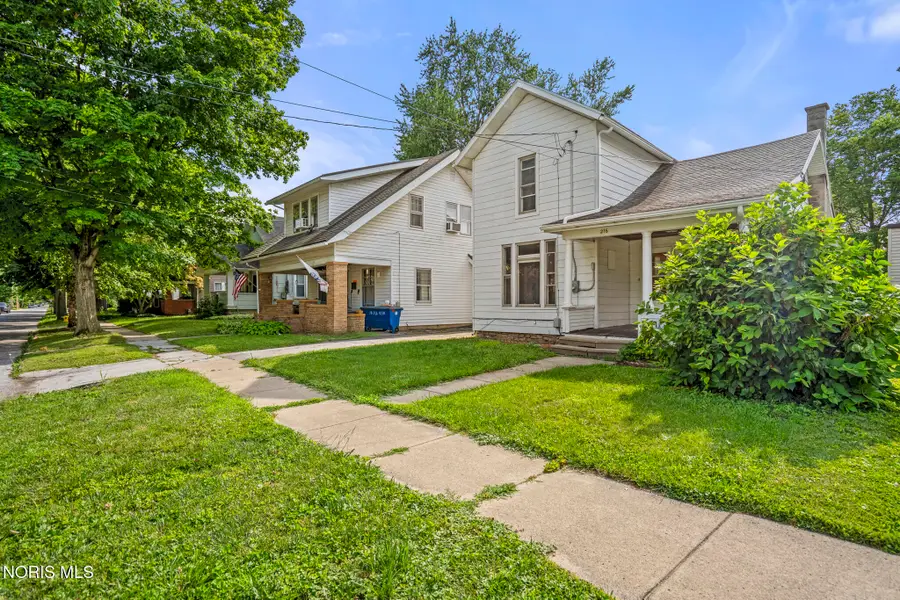 216 Buttonwood Avenue, Bowling Green, OH 43402 - #3