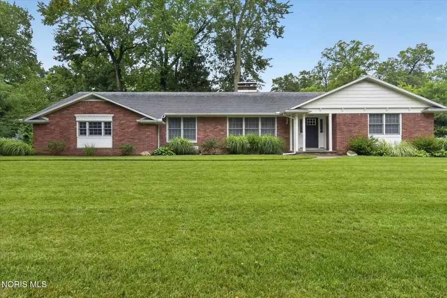 3445 Chapel Drive, Toledo, OH 43615 - #2