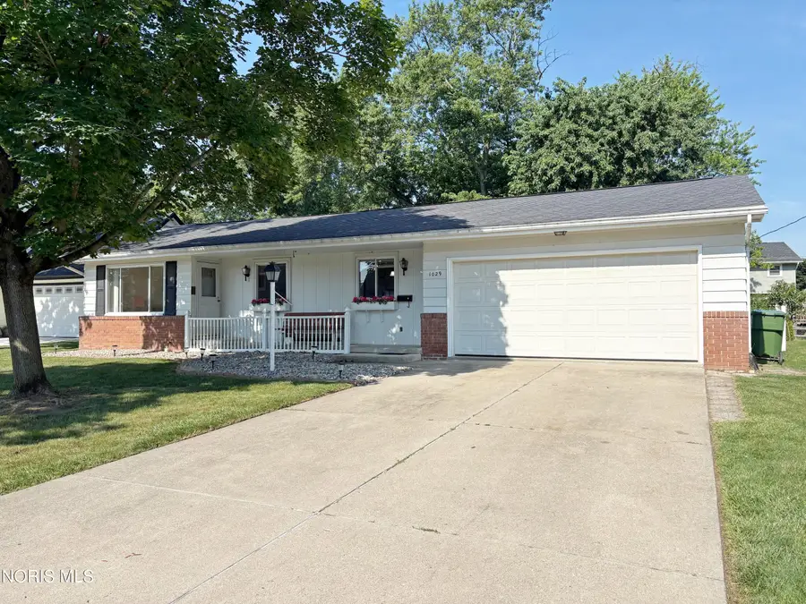 1029 Fort Drive, Bowling Green, OH 43402 - #3