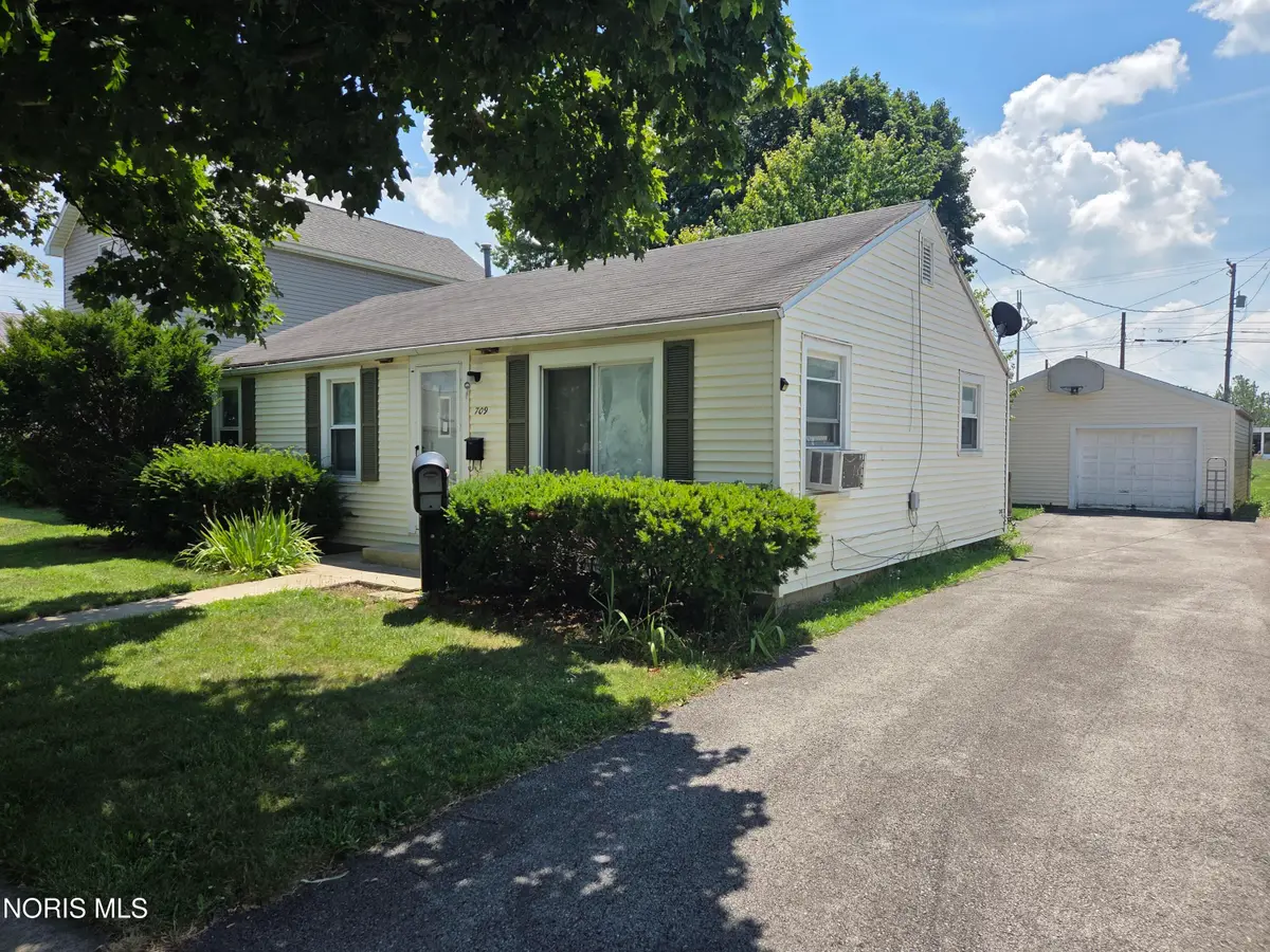 709 Putnam Street, Findlay, OH 45840 - #1