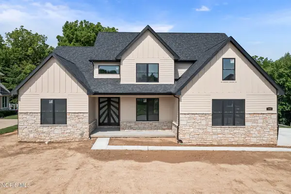 1266 Brookwoode Road, Perrysburg, OH 43551