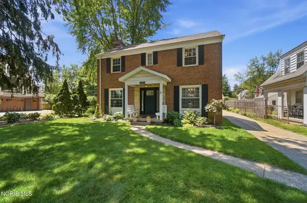 2221 Densmore Drive, Toledo, OH 43606