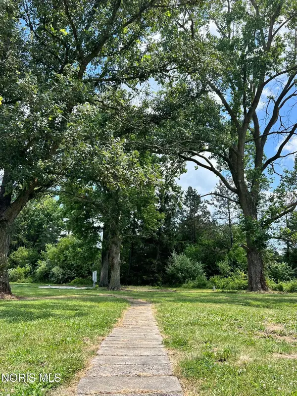 4067 County Road 18, Findlay, OH 45840