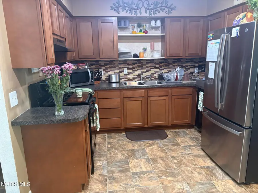 237 Shrewsbury Street, Holland, OH 43528 - #3
