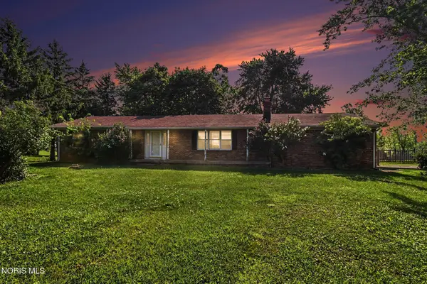 210 N Curtice Road, Oregon, OH 43616