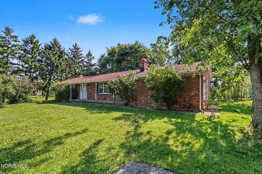 210 N Curtice Road, Oregon, OH 43616 - #3