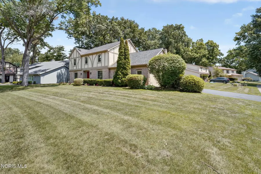 2338 Cheshire Woods Road, Toledo, OH 43617 - #2