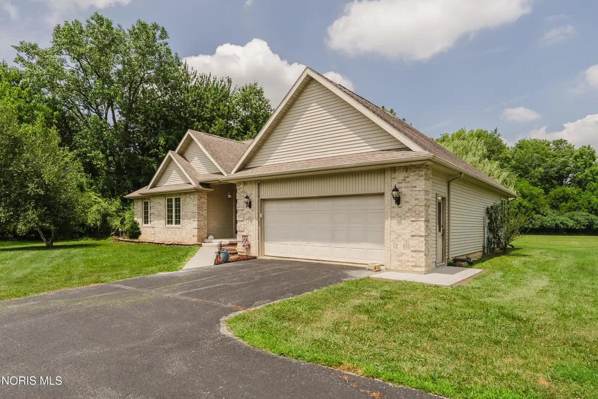 930 Robinhood Avenue, Findlay, OH 45840 - #1