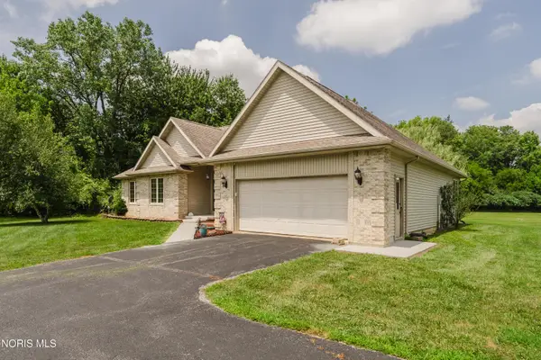 930 Robinhood Avenue, Findlay, OH 45840