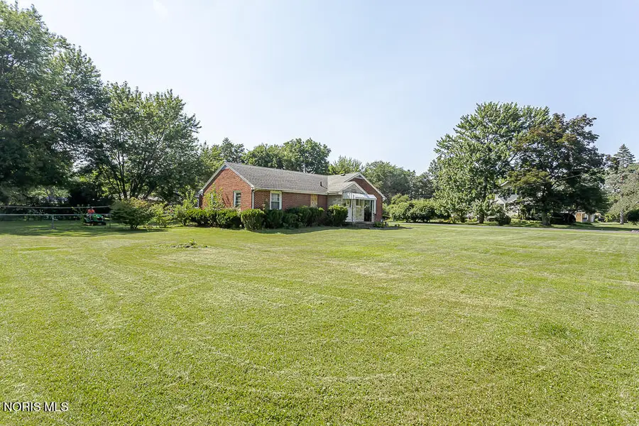 931 Harrow Road, Toledo, OH 43615 - #3