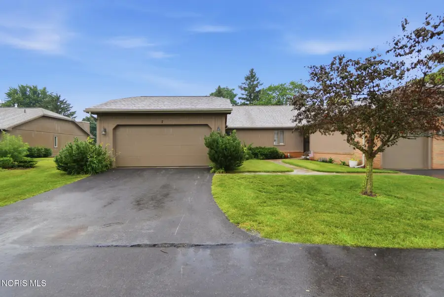 7 Meadowpond Drive, Perrysburg, OH 43551 - #2
